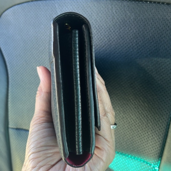 Louis Vuitton Capucines Wallet - Picture 10 of 12